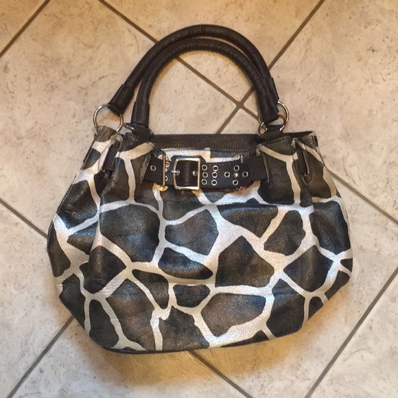 Handbags - Brown giraffe print purse
